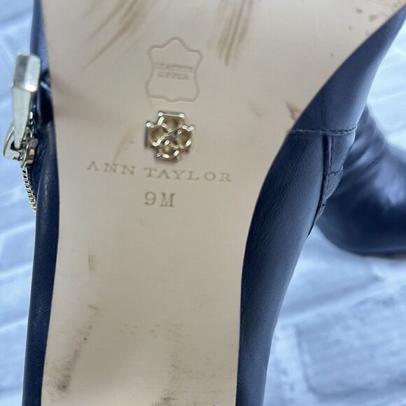Ann Taylor Livia Women's Size 9 Black Leather Side Zip Ankle Bootie - Picture 11 of 12